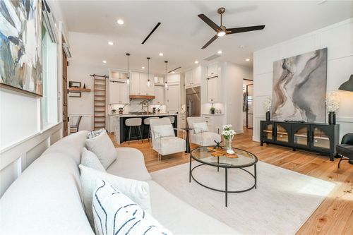 1512 Ashland St, Houston, TX, 77008-4132 | Card Image