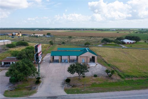 547 E Orange Ave, Orange Grove, TX, 78372-9337 | Card Image