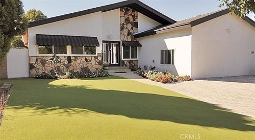 7747 Greenbush Ave, Panorama City, CA, 91402-6444 | Card Image