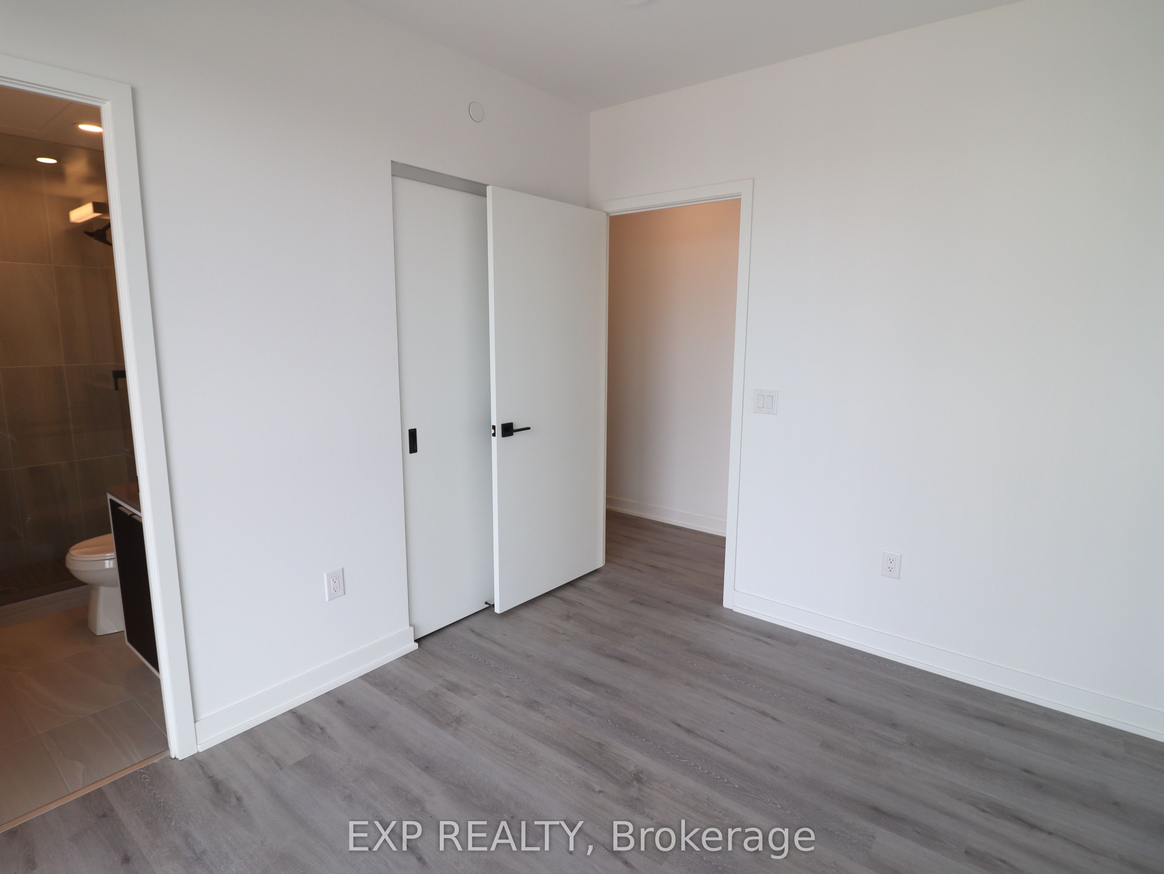 Residential Lease in Toronto W08 3