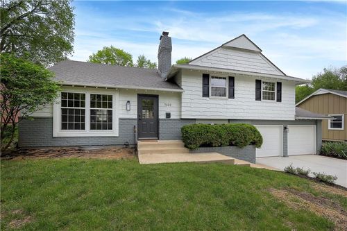 7622 W 97th Ter, Overland Park, KS, 66212-2334 | Card Image