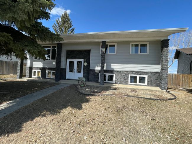 4432 56 Avenue, Home with 5 bedrooms, 2 bathrooms and 4 parking in Provost AB | Image 18