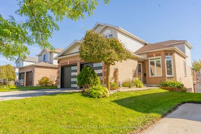 26 Eastview Cres, House other with 3 bedrooms, 4 bathrooms and 6 parking in Orangeville ON | Image 2