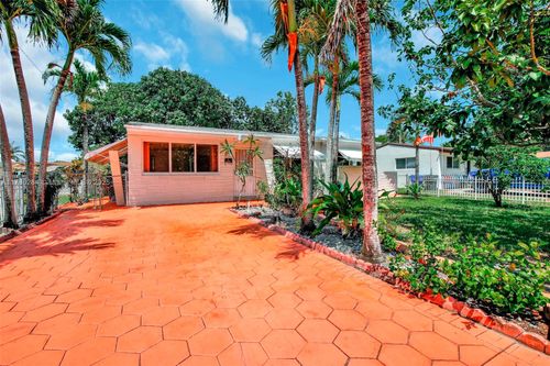 7421 Simms St, Hollywood, FL, 33024-2723 | Card Image