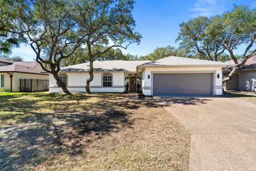 113 Royal Oaks Dr, Rockport, TX, 78382-6911 | Card Image