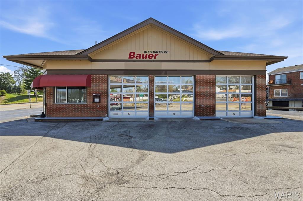 11600 Gravois Rd, Sunset Hills, MO 63126
