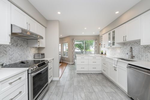 42-1271 Lasalle Pl, Coquitlam, BC, V3B7C8 | Card Image