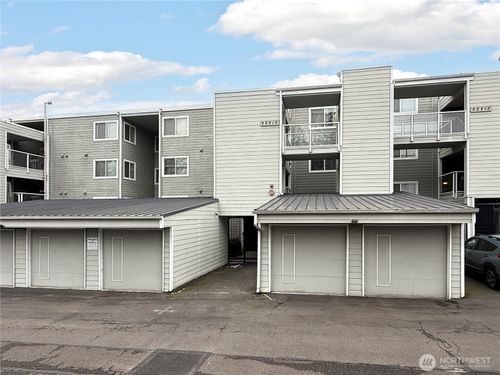 apt-106-22215 6th Ave S, Des Moines, WA, 98198-6211 | Card Image