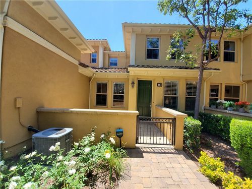 114 Chantilly, Irvine, CA, 92620-2805 | Card Image