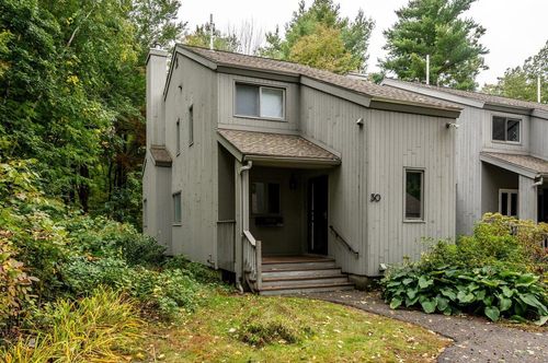 30 Brookside Dr, Stratham, NH, 03885-2126 | Card Image