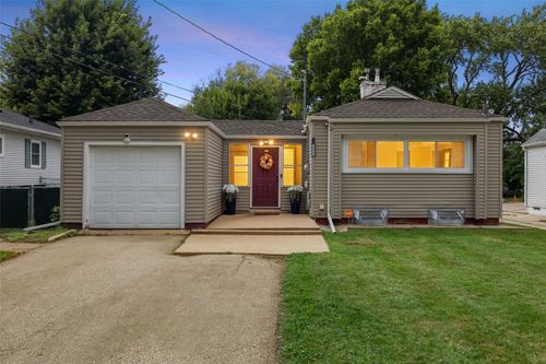 1828 W 6th St, Waterloo, IA, 50702-3308 | Card Image