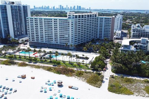 642-2899 Collins Ave, Miami Beach, FL, 33140 | Card Image
