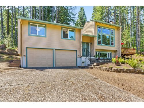 101 Tioga Ct, Cottage Grove, OR, 97424-3012 | Card Image
