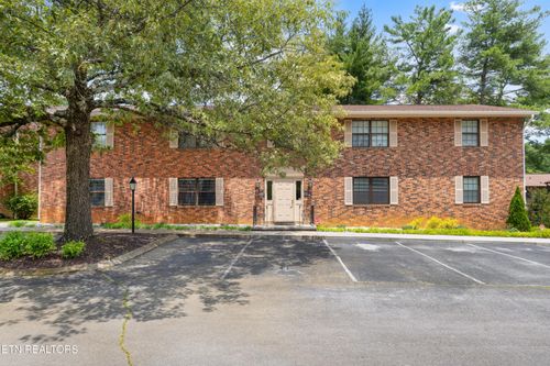 501-810 Highland Dr, Knoxville, TN, 37912-3758 | Card Image