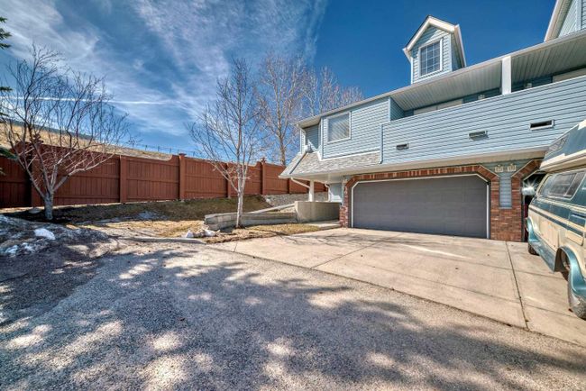 90 Valley Ridge Heights Nw, Home with 2 bedrooms, 3 bathrooms and 4 parking in Calgary AB | Image 23