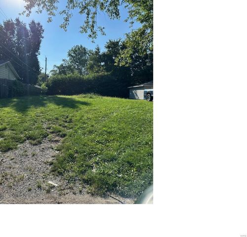 120 Saint Leo Dr, East Saint Louis, IL, 62206-1829 | Card Image