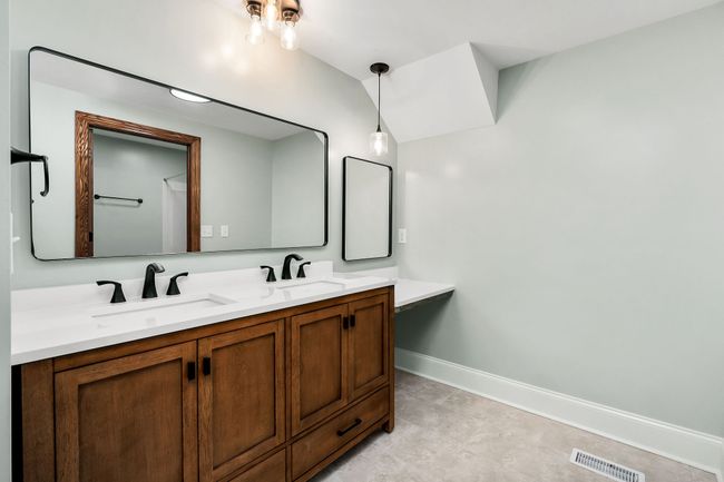 411 E Main St, House other with 6 bedrooms, 3 bathrooms and null parking in Red Boiling Springs TN | Image 27