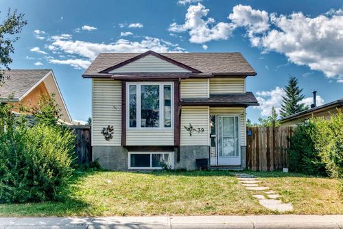 39 Aberdare Way Ne, Calgary, AB, T2A6T6 | Card Image