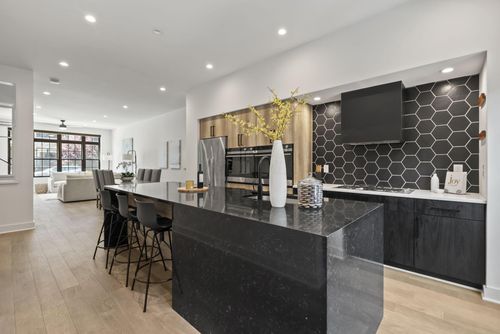 6-318 Cornelius St, Columbus, OH, 43215-1799 | Card Image