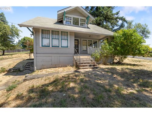 612 N State St, Sutherlin, OR, 97479-9331 | Card Image