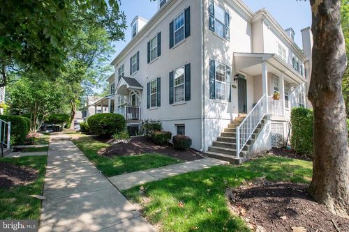 102-202 Lantern Dr, DOYLESTOWN, PA, 18901-1959 | Card Image