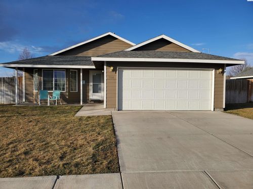 7707 Vendovi Dr, Pasco, WA, 99301-9032 | Card Image