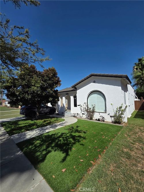 1525 E Poinsettia St, Long Beach, CA, 90805-3131 | Card Image