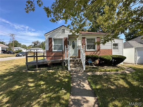 7421 Pleaseway Dr, Saint Louis, MO, 63136-1122 | Card Image