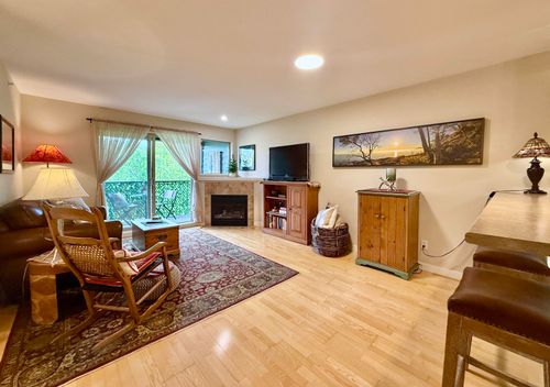 404-5631 Inlet Ave, Sechelt, BC, V7Z0J1 | Card Image