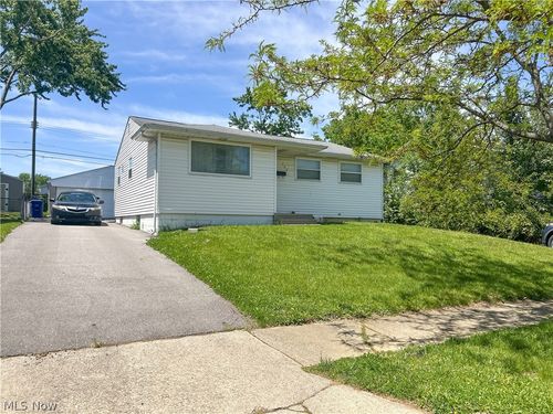 735 Maurine Dr, Columbus, OH, 43228-3011 | Card Image