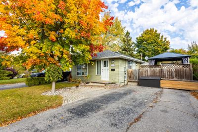 757 Edna Crt, Home with 2 bedrooms, 2 bathrooms and 6 parking in Oshawa ON | Image 1