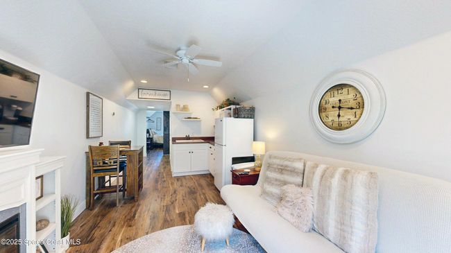 Above Garage Suite | Image 37