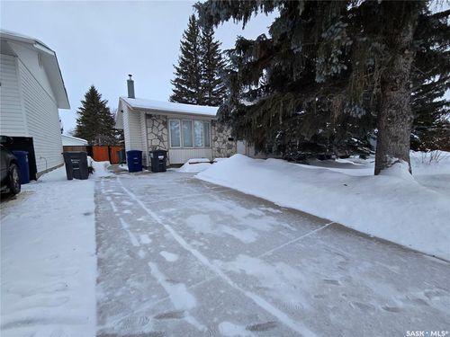 433 Guelph Cres, Saskatoon, SK, S7H4R2 | Card Image