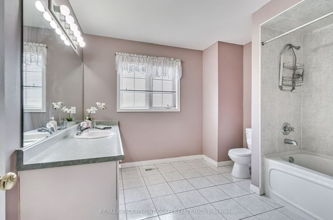 24 Diamond Crt, House other with 5 bedrooms, 3 bathrooms and 4 parking in Hamilton ON | Image 27