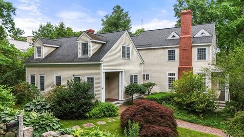 52 Willow St, Dover, MA, 02030-2258 | Card Image