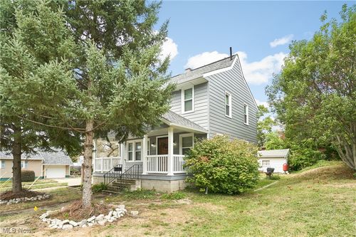 389 E Glenwood Ave, Akron, OH, 44310-3852 | Card Image