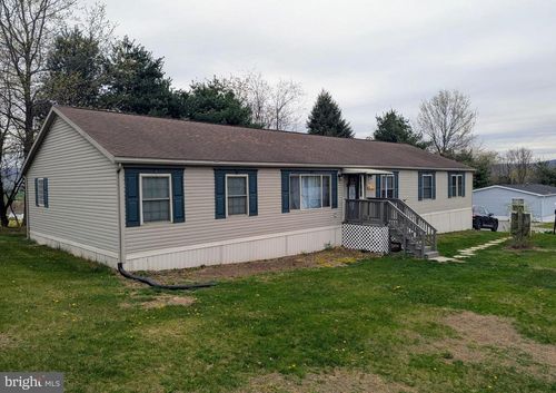 3 Hawthorne Ln, HAMBURG, PA, 19526-8236 | Card Image