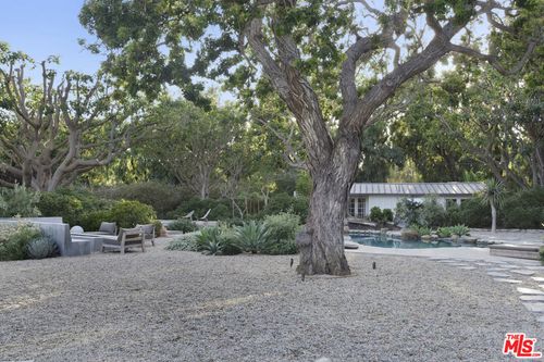 6715 Fernhill Dr, MALIBU, CA, 90265-4236 | Card Image