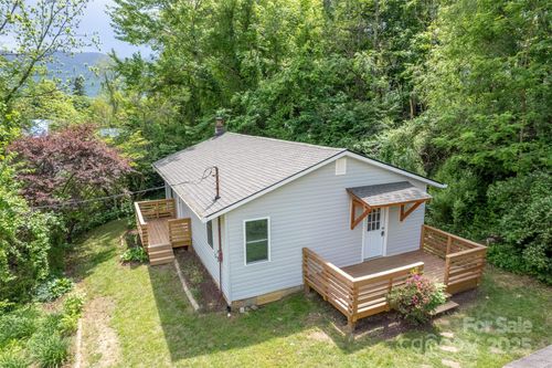 307 Hawthorne Ave, Swannanoa, NC, 28778-2423 | Card Image