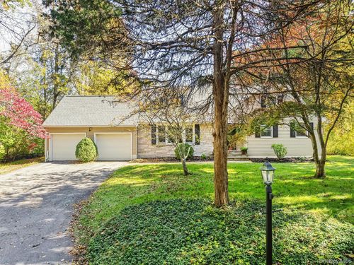 4 Deer Run Rd, Poughkeepsie, NY, 12603-5808 | Card Image