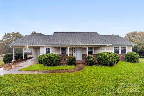 404 James Love School Rd, Shelby, NC, 28152-7160 | Card Image