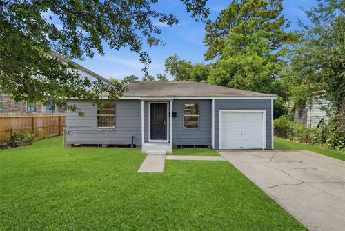 5326 Wenda St, Houston, TX, 77033-3249 | Card Image