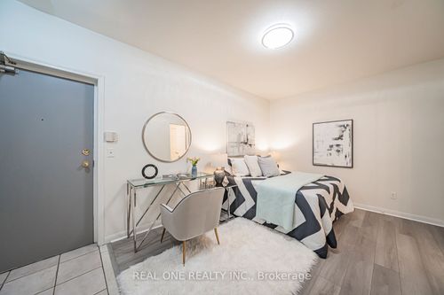 17-12 St Moritz Way, Markham, ON, L3R4E8 | Card Image