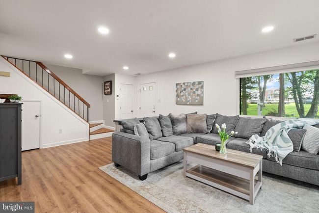 10627 Summer Oak Ct, Townhouse with 4 bedrooms, 3 bathrooms and null parking in BURKE VA | Image 9