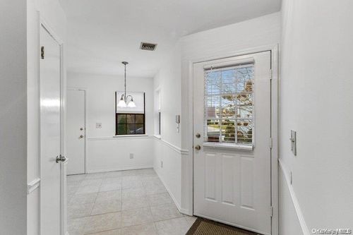 22 Knolls Dr, Stony Brook, NY, 11790-2423 | Card Image