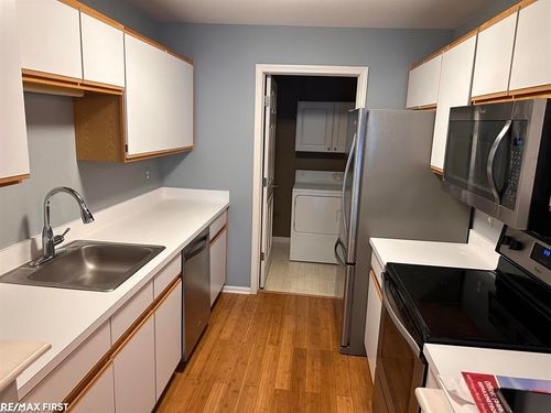 56587 Scotland Blvd, Shelby Township, MI, 48316-5044 | Card Image