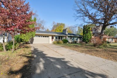 Cement driveway. | Image 3