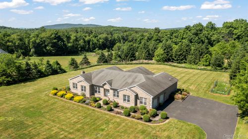 41 Flint Rd, Millbrook, NY, 12545-6450 | Card Image