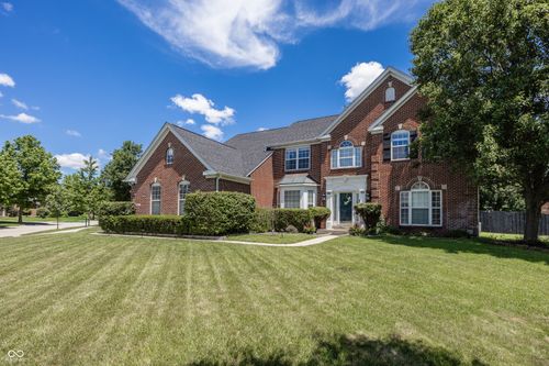5889 Pebblestream Dr, Carmel, IN, 46033-8264 | Card Image