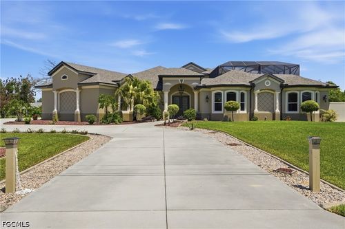 514 5th Ave, Lehigh Acres, FL, 33972-3927 | Card Image